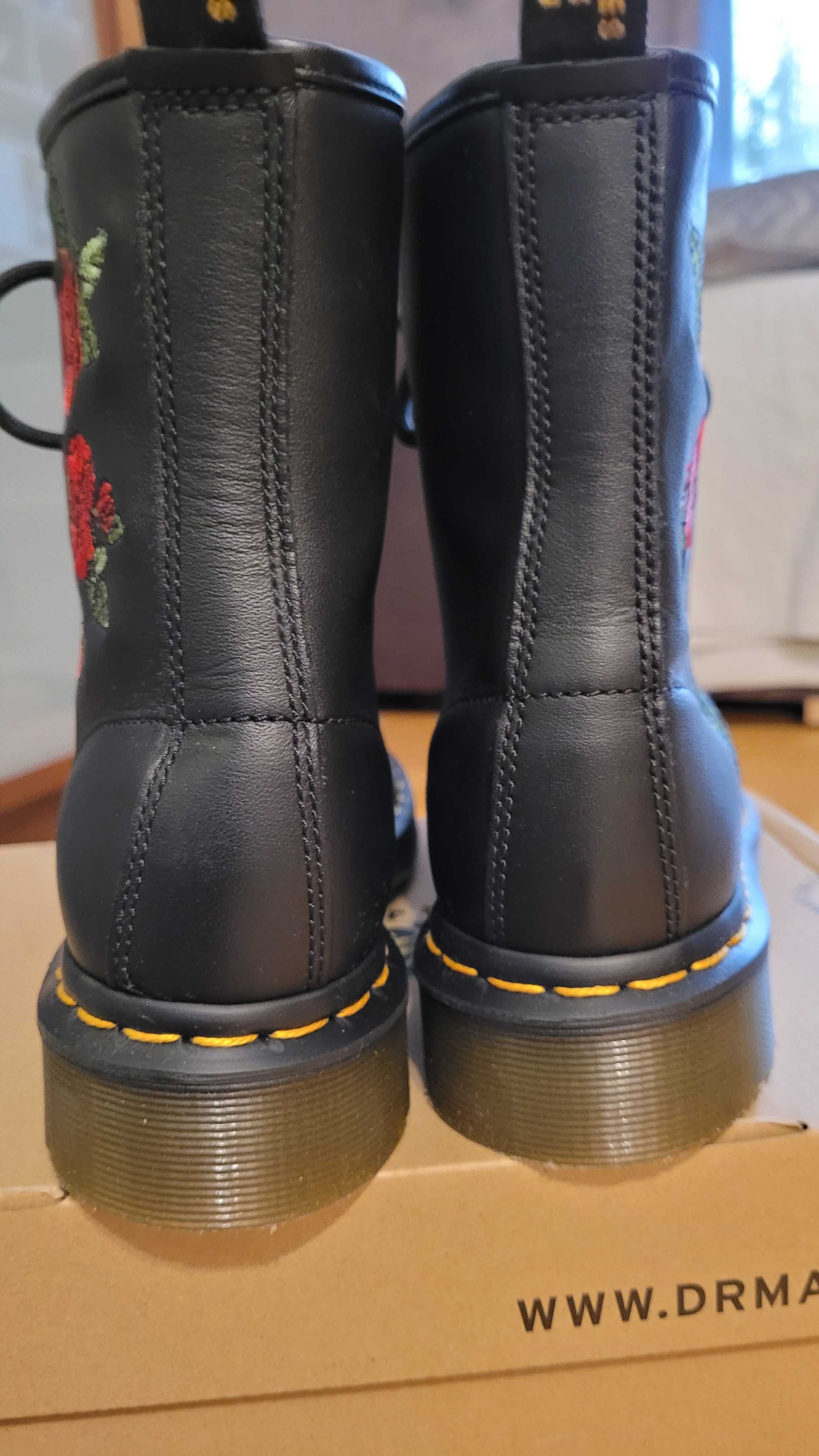 Buty Dr. MARTENS 1460 VONDA Black Softly, rozmiar 40