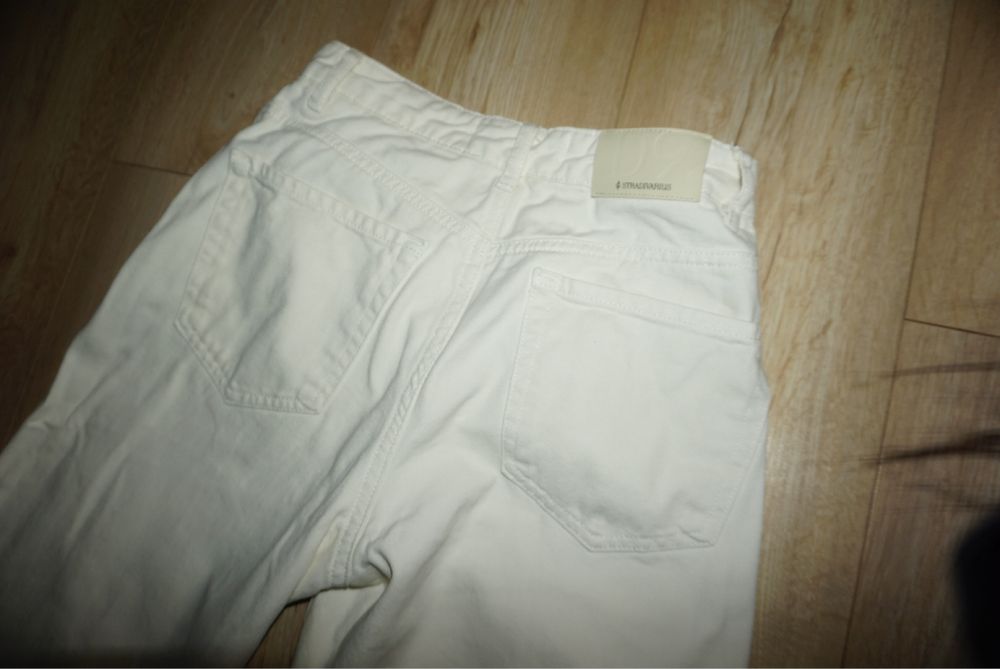 Жіночі джинси stradivarius