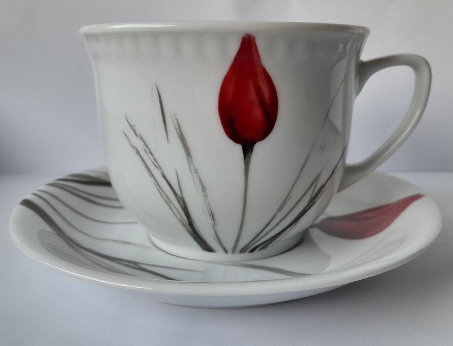 Kubek, filiżanka tulipan porcelana Lubiana