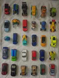 Carrinhos em miniatura da Matchbox e Majorette