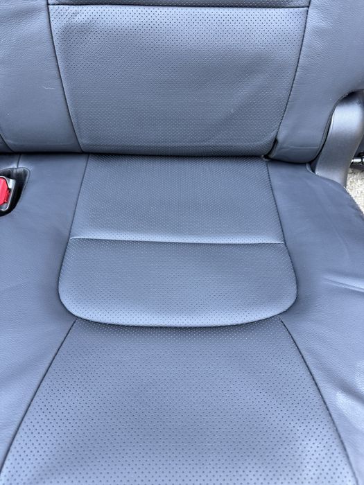 Продам третій ряд сидінь toyota 200 2013