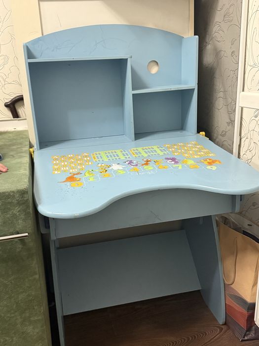 Стол детский, бесплатно, троещина