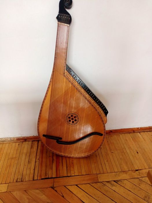 Продаю Чернігівську бандуру б/у