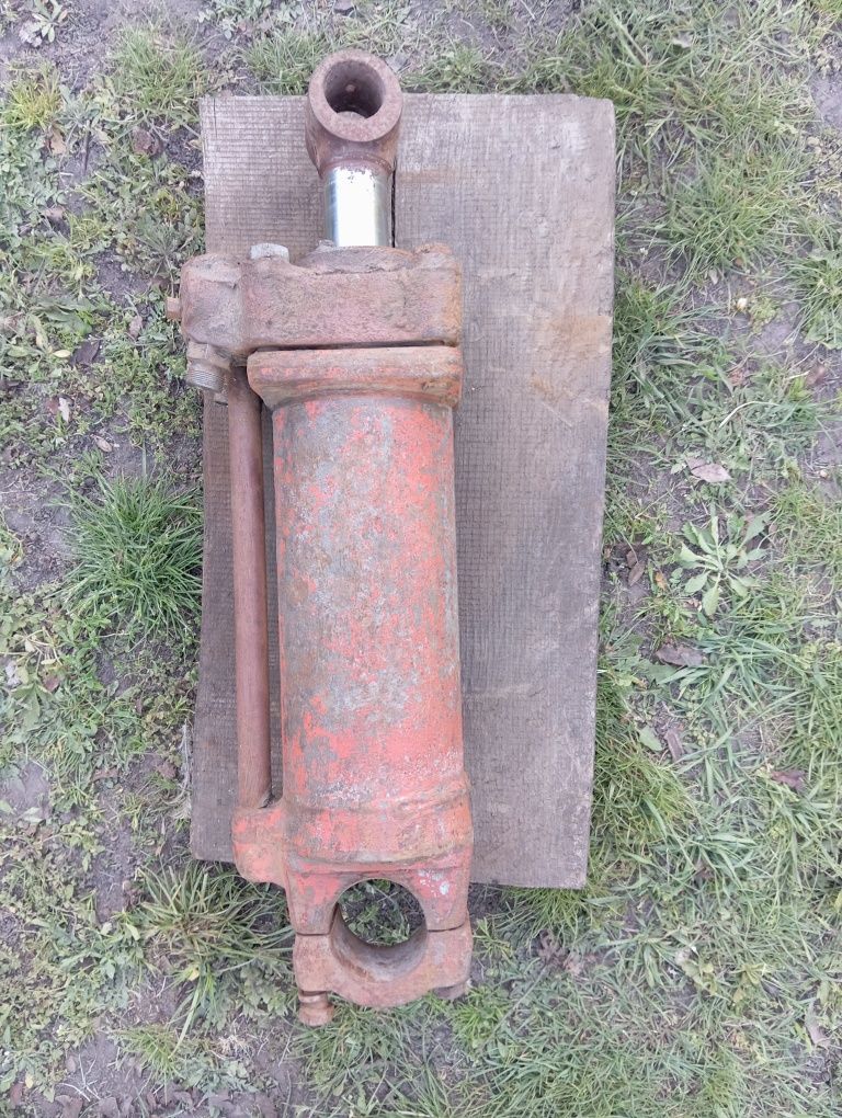 Циліндр навіски Т150