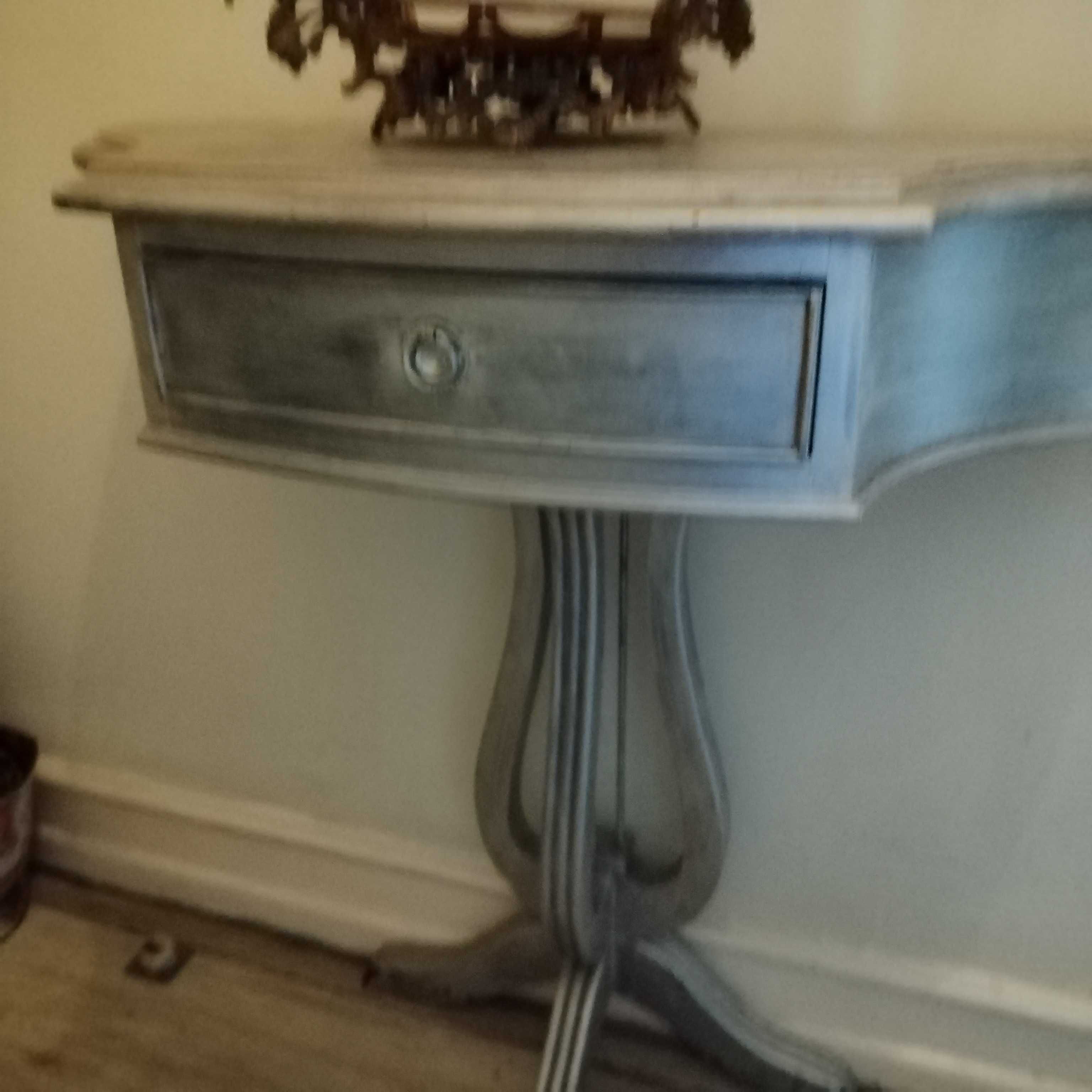 Mesa de canto pintada prata