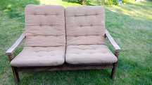 Tanio sprzedam SOFA Ogrodowa i STOLIK z PRL-u