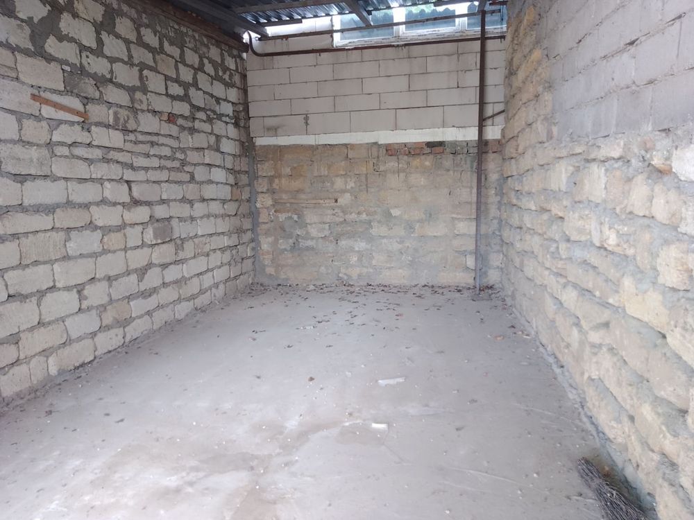 Гараж в центре Очакова.Продажа гаража либо сдаем в аренду.