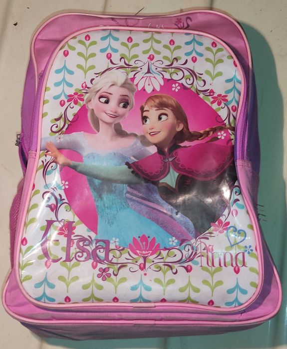 Mochila escolar de menina