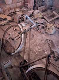 Bicicleta pasteleira antiga para restauro