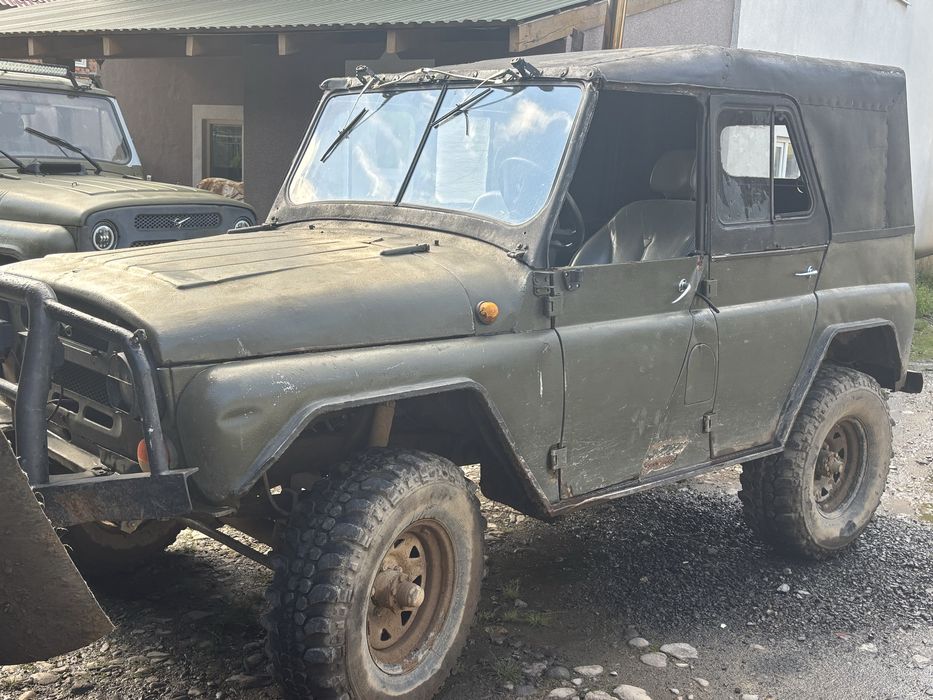 Продам уаз воєні мости .