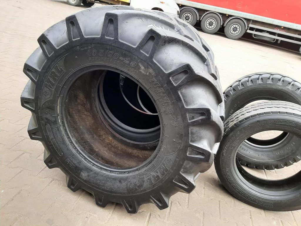 Opona używana 405/70-20 ; 16.0/70-20 ; 405/70R20 MRL 600zł W4443