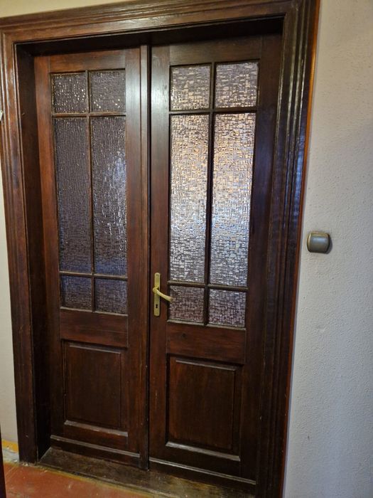 Stare drzwi drewniane