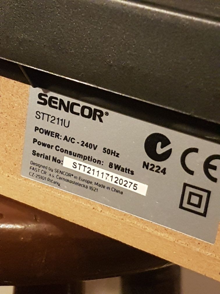 Gramofon na płyty winylowe Sencor STT 211 U z radiem  plus pilot