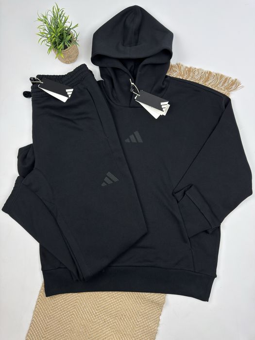 Спортивний костюм  Adidas All Szn Fleece Sportswear IX1253__IX1246