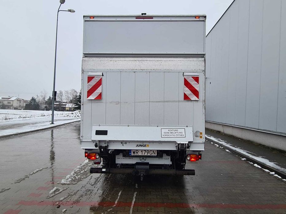 Wynajem Kontener WINDA - Mercedes Sprinter , kontener 4,4m