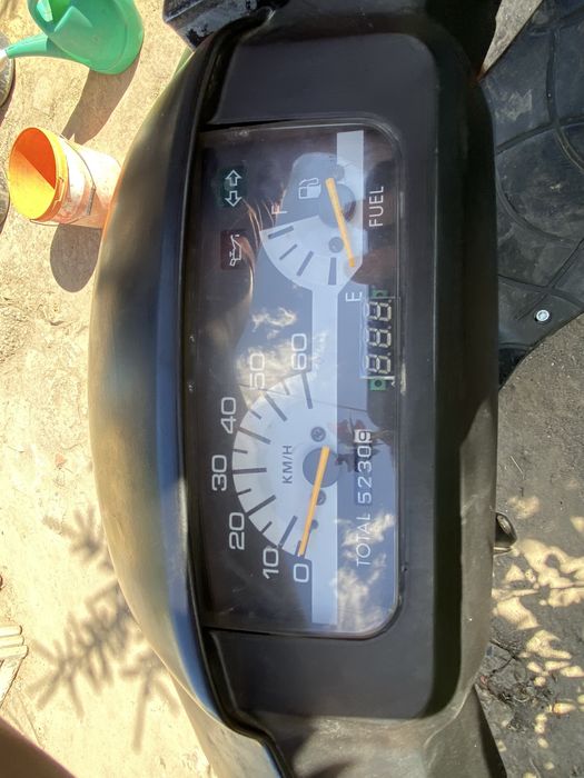 Продам мопед сузуки летс 2 олд (скутер)