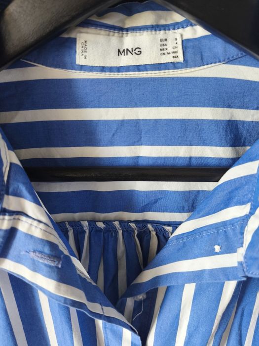Camisa Mango às riscas azul e branca – moderna e elegante