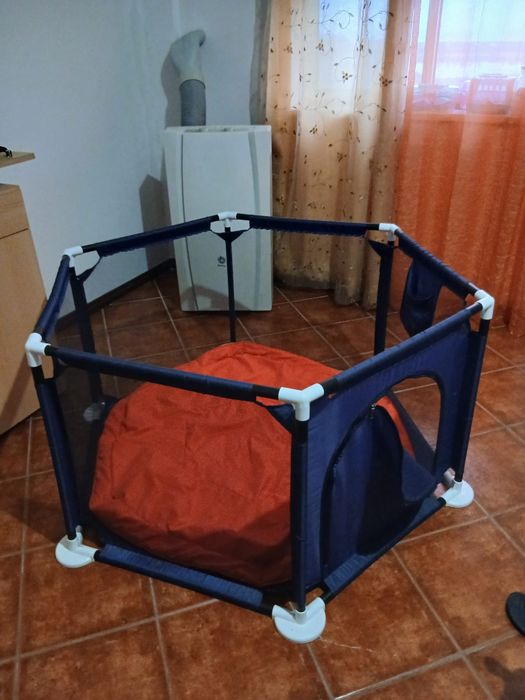 Parque hexagonal criança