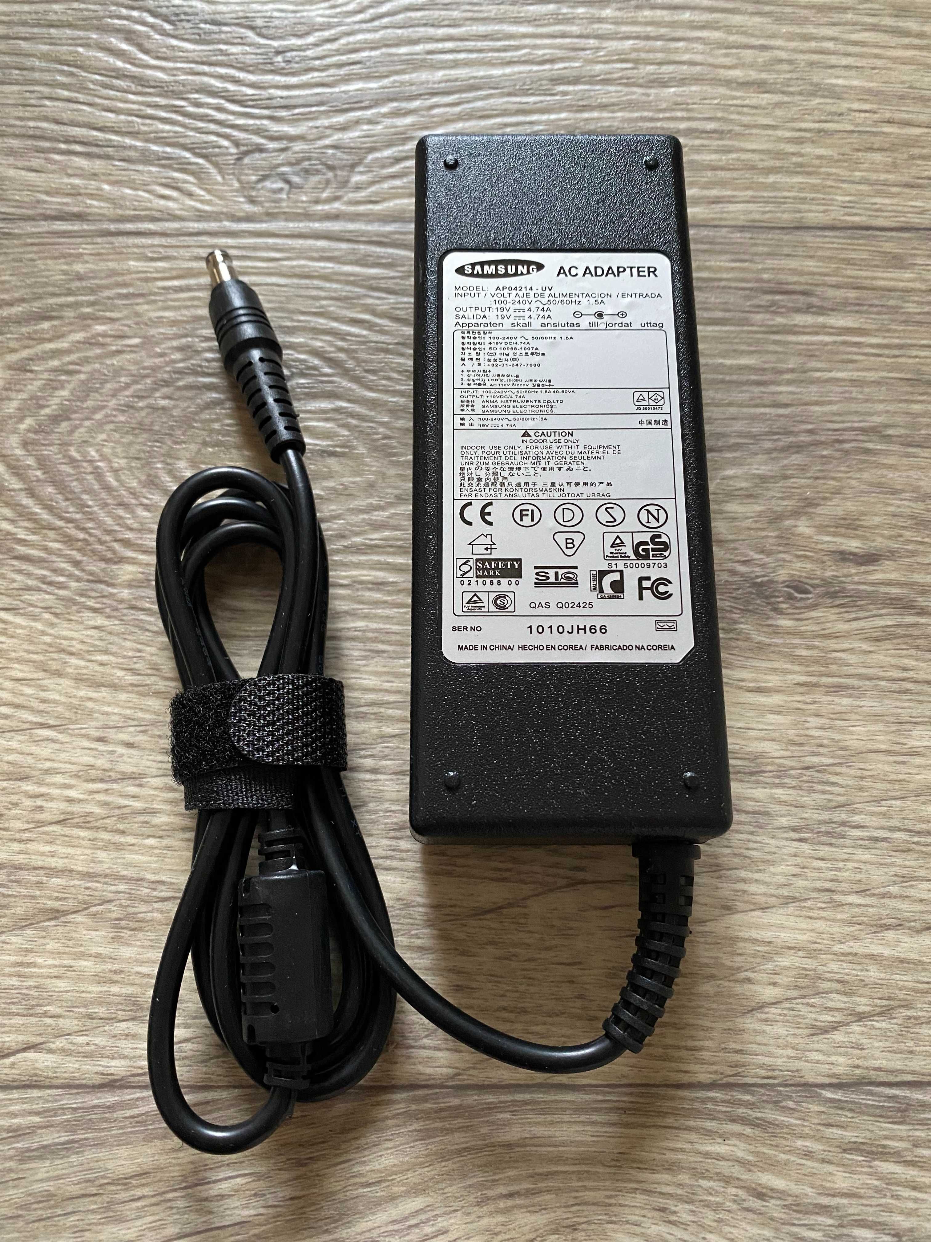 Блок живлення для ноутбука Samsung 19V 4.74A 90W 5.5*3.0 мм