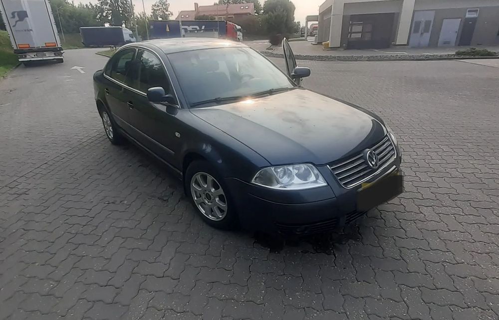 Volkswagen Passat Sprzedam Volksvagen Passat B5FL 2003 r. 1.8T