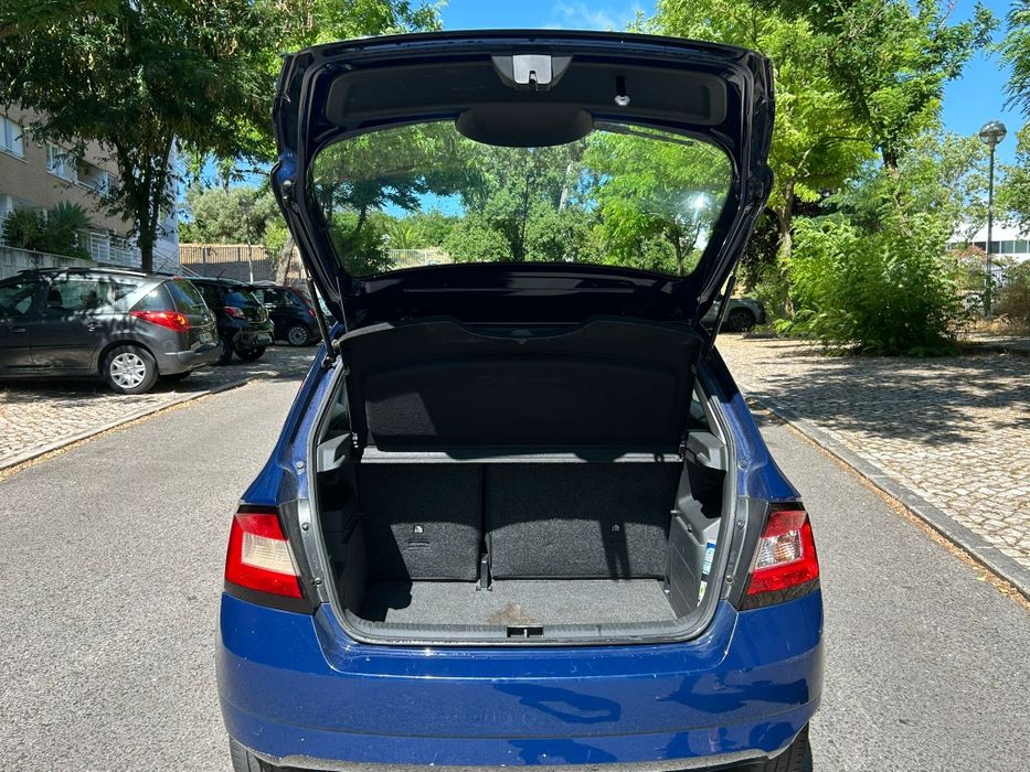 Skoda Fabia 1.2 TSI (2015) - Excelente estado
