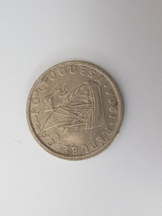 Moeda 2 escudos e 50 centavos (1984)