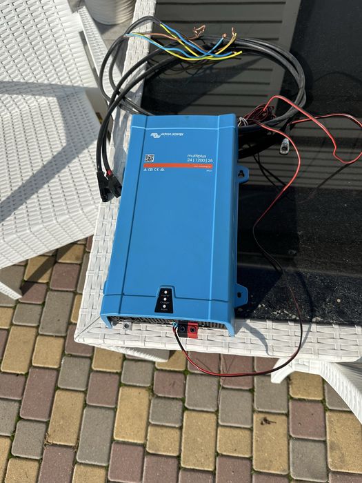 Инвертор гибридный Victron Energy MultiPlus 24/1200/25