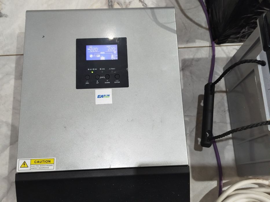 Гибридный инвертор солнечный EASUN 3kW 24V