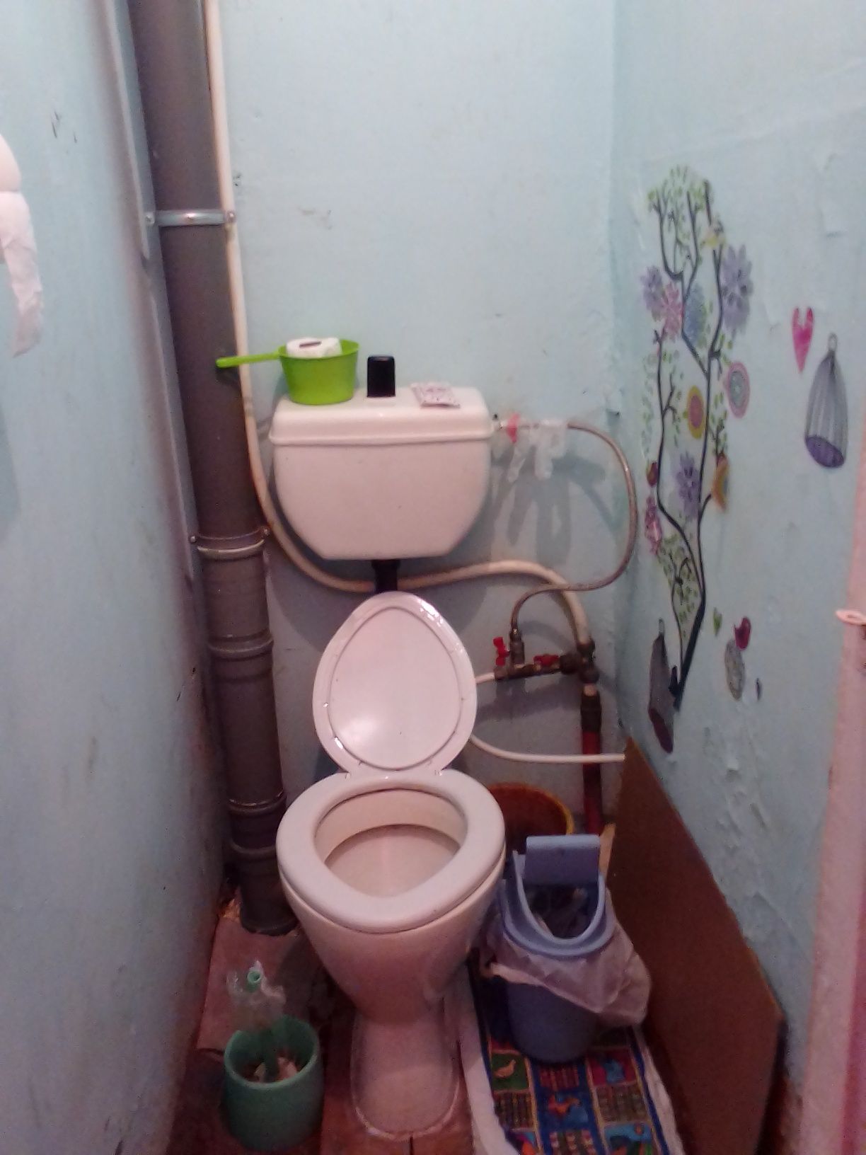 Продам квартиру 2 комнаты 2 этаж