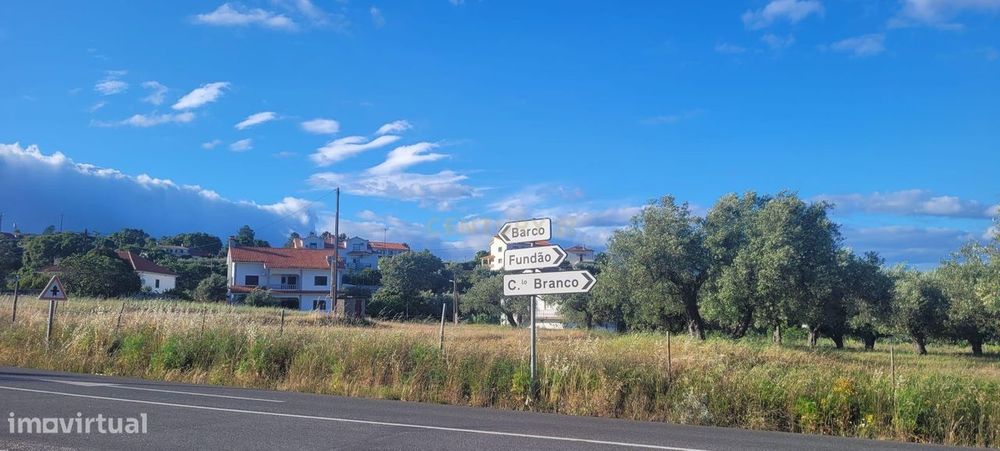 Moradia em Ruínas- Fundão