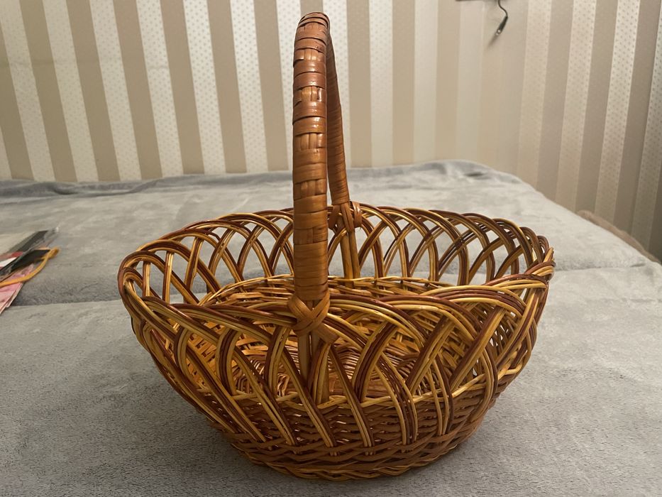 Корзина із лози, нова