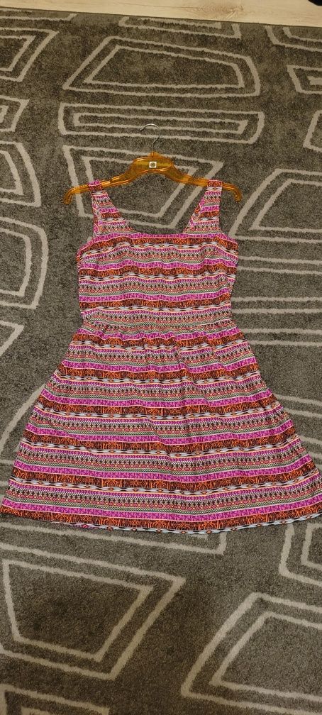Piękna kolorowa sukienka,idealna na lato, wzór aztecki new look