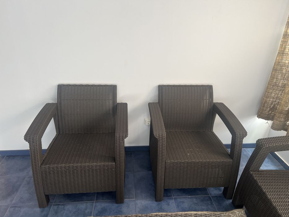 Mobiliario do jardim completo