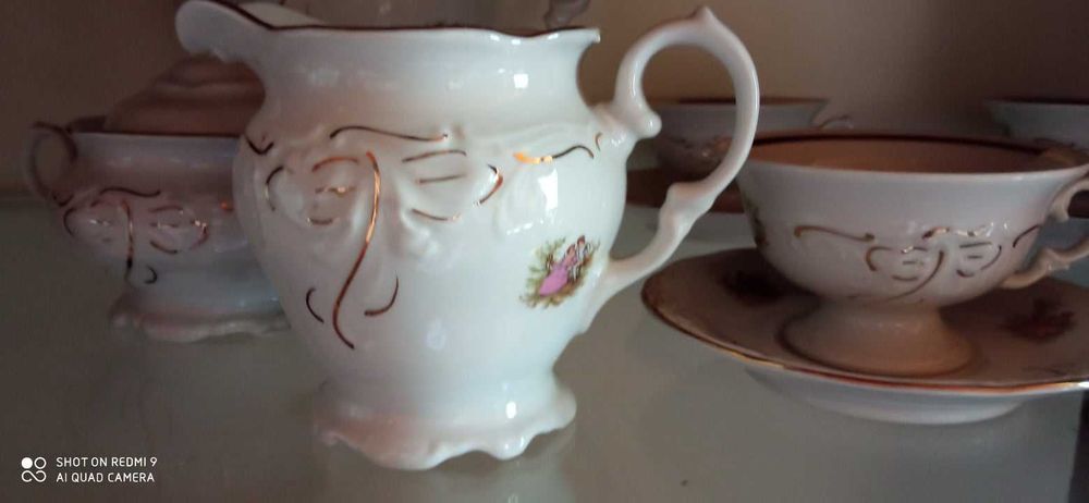 Zestaw porcelany Wałbrzych widoczny na zdjęciu