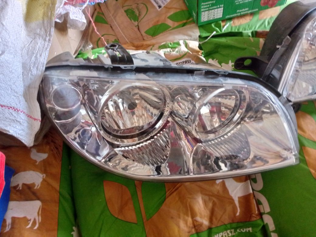 Sprzedam komplet lamp przednich