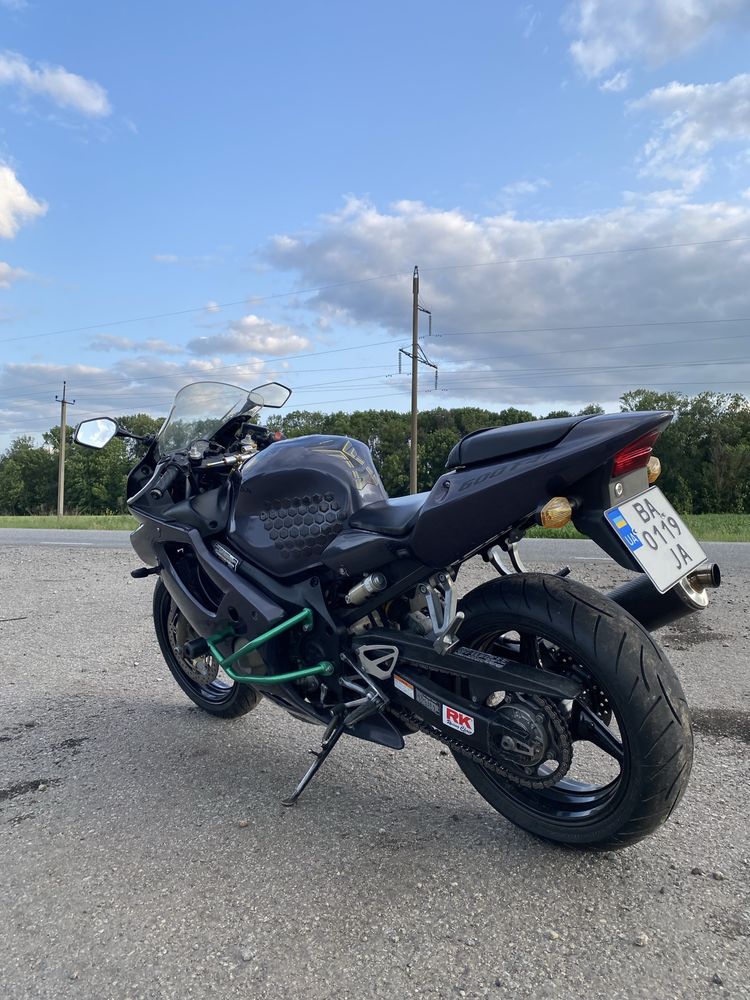Продам Honda CBR 600 F4i