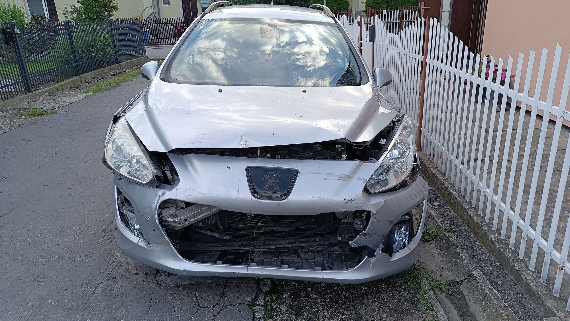 Sprzedam uszkodzone auto Peugeot 308 sw