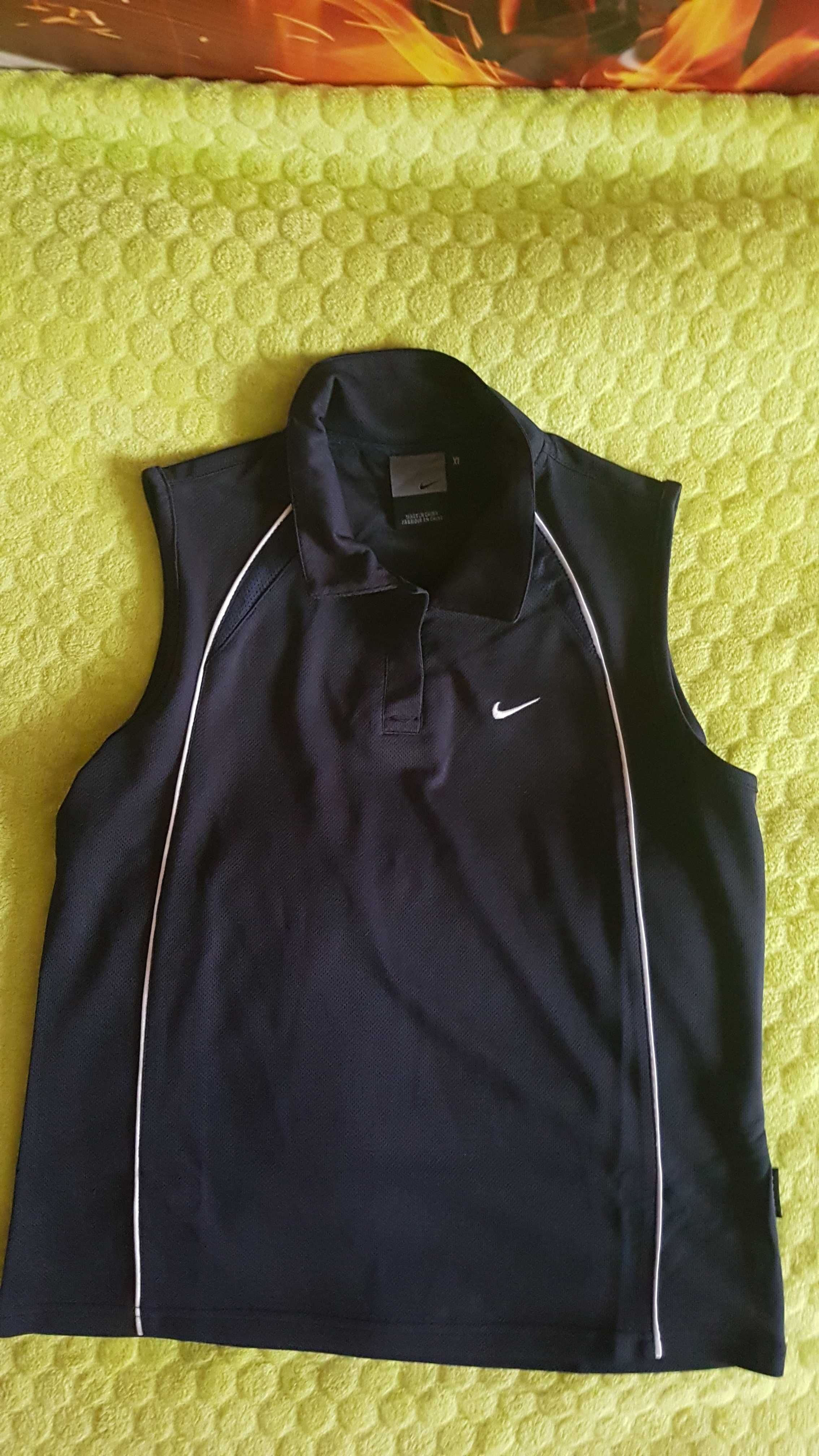 Bluzeczka Nike - S - używana