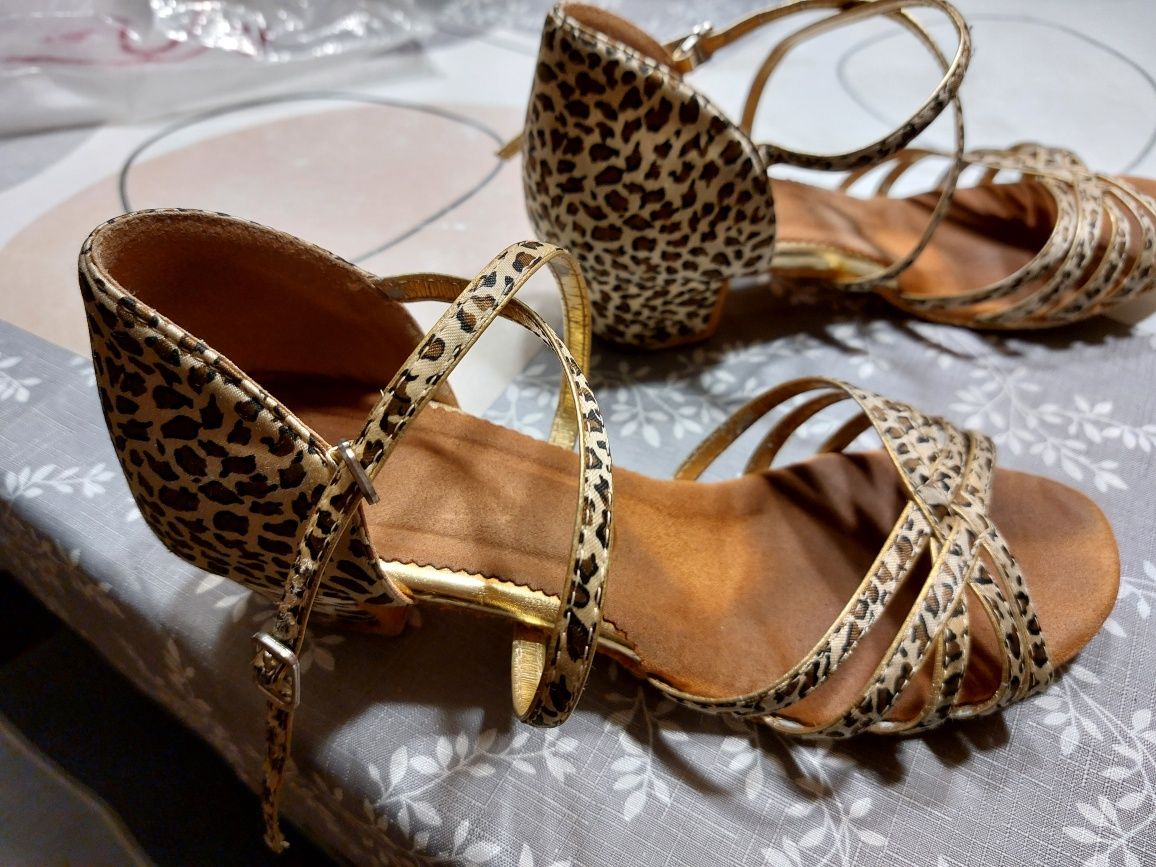 Buty do tańca towarzyskiego w panterkę rozmiar 37