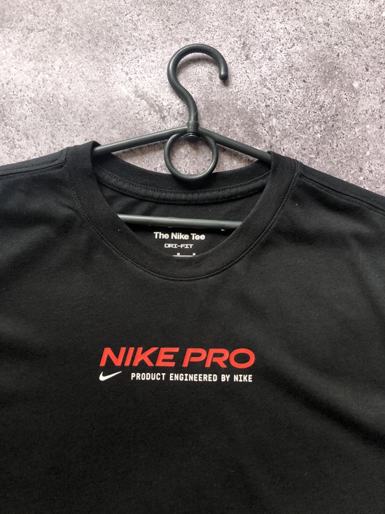 Футболка Nike Pro