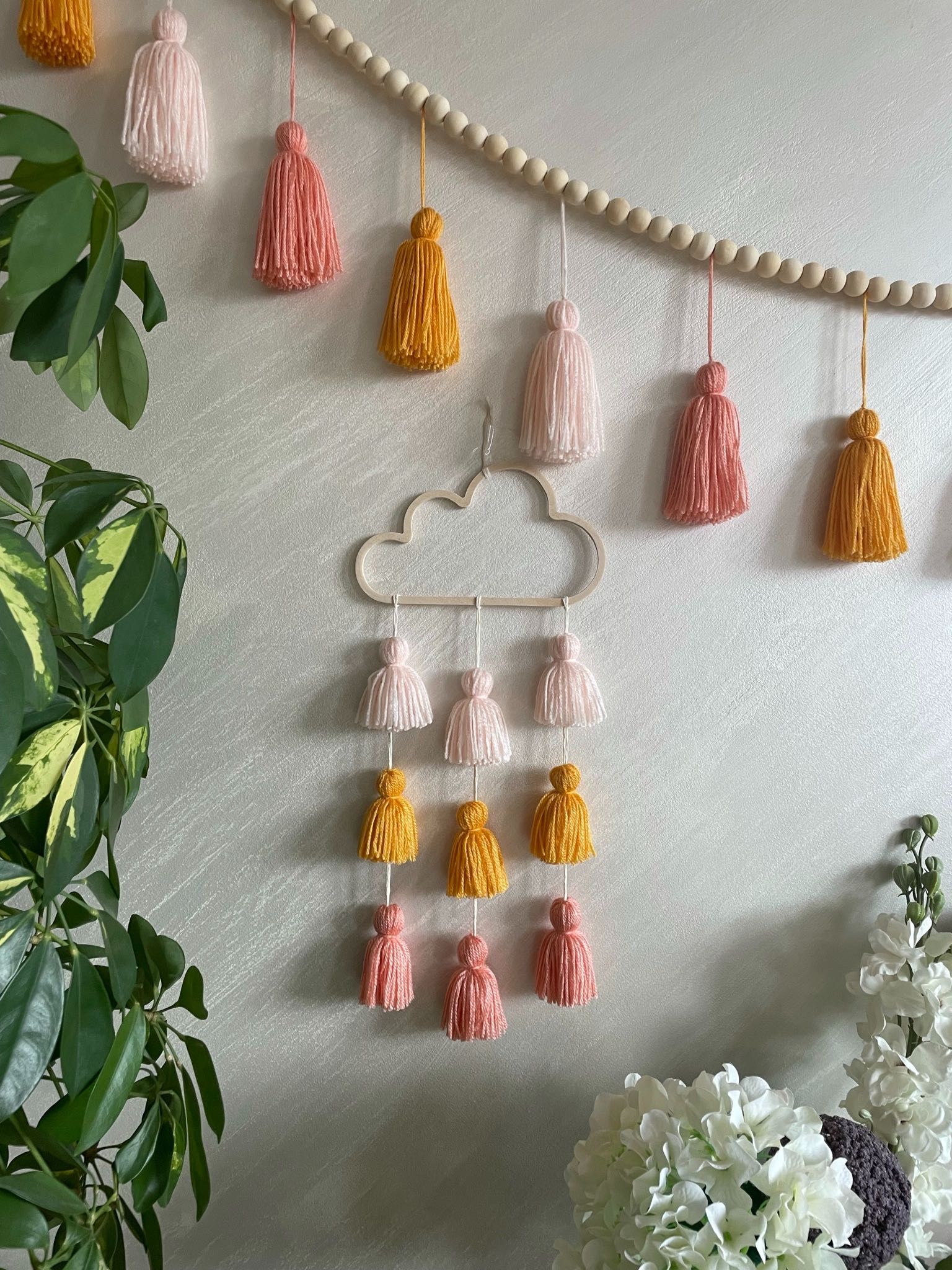 Girlanda chwosty frędzle boho skandynawski Loft korale koraliki