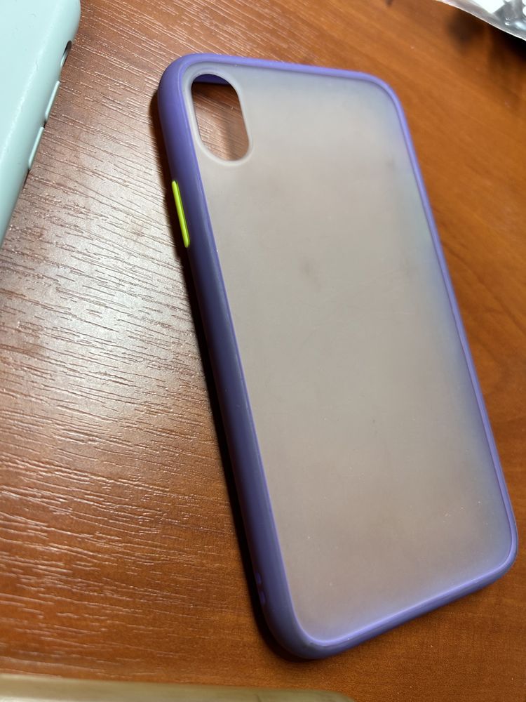 Чохли на iPhone XR