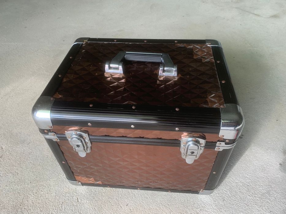 Kufer skrzynka przybornik do pielegnacji koni Uniqhorse