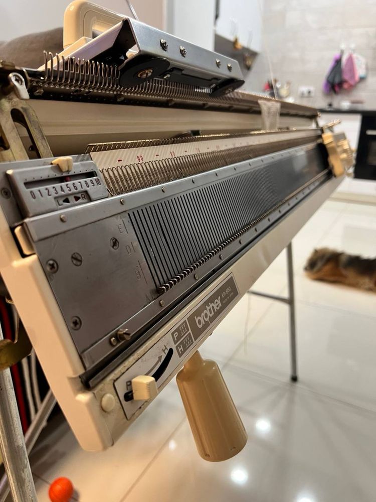 Вызальная машина Brother KH 891/KR850