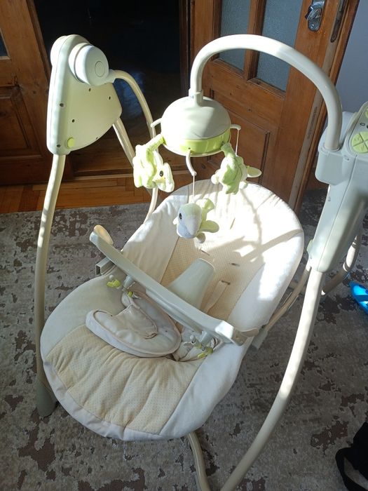 Дитячий шезлонг качалка.