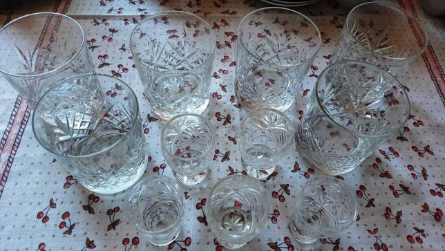 Kryształowe szklanki i kieliszki