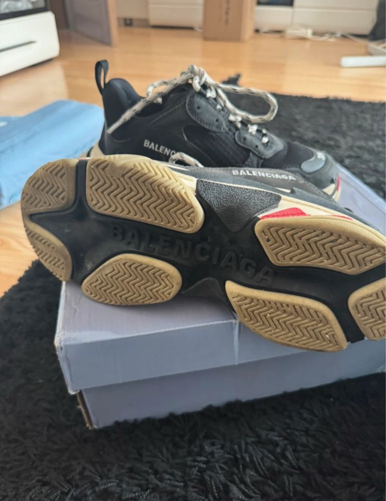 Balenciaga triple S