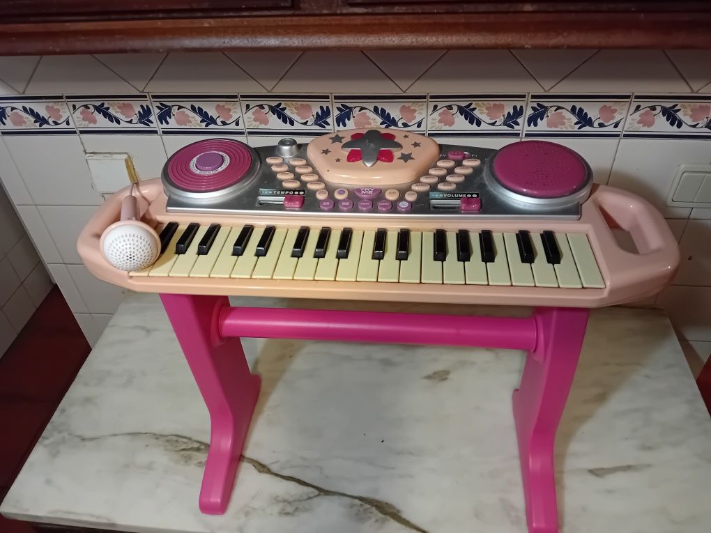 Piano Infantil a Pilhas