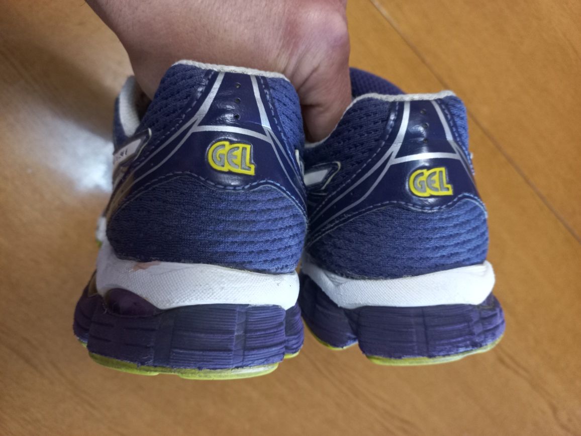 Бігові кросівки ASICS Gel-Pulse 6. 39,5-40р.стан чудовий,оригінал