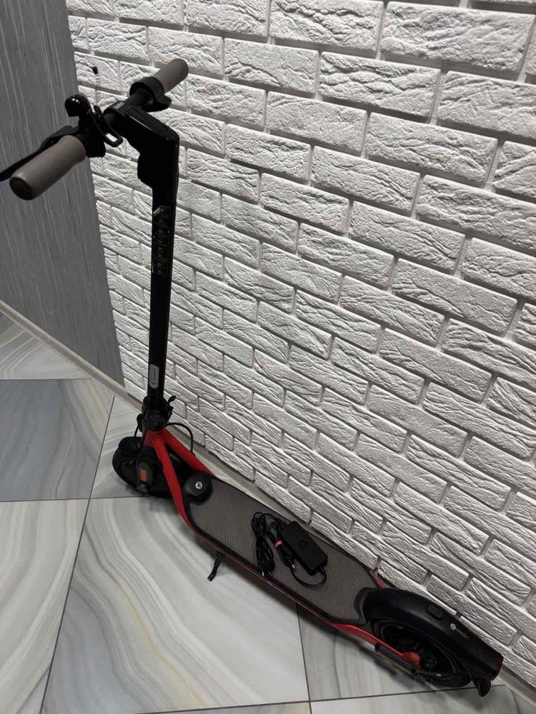 Електросамокат Segway-Ninebot D28E.